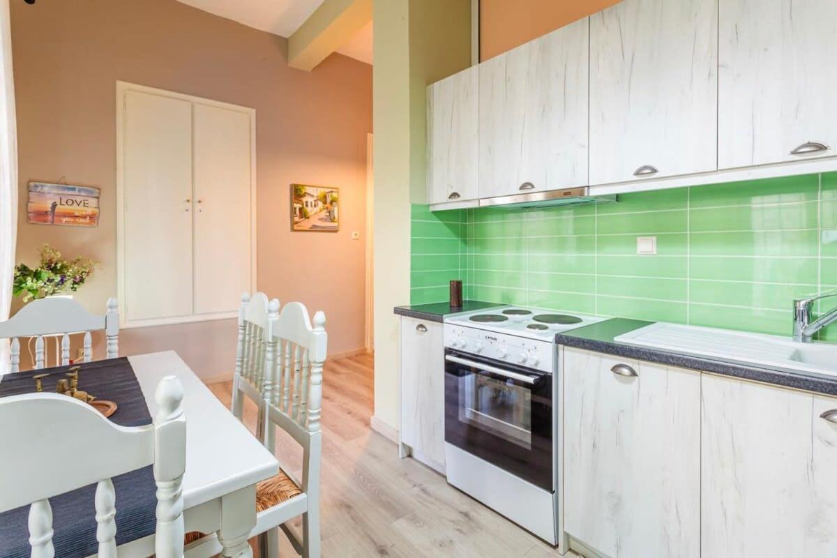 Kalamata Rose Nest - Urban Comfy Escape Екстер'єр фото