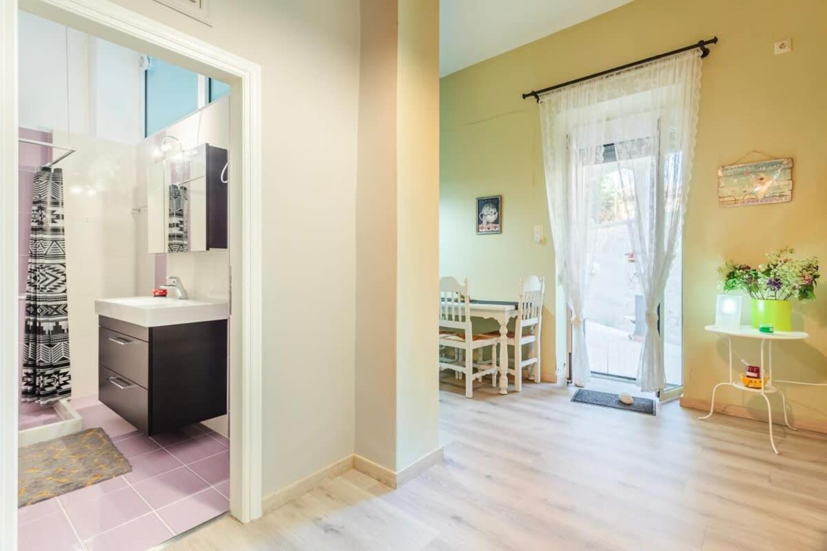 Kalamata Rose Nest - Urban Comfy Escape Екстер'єр фото